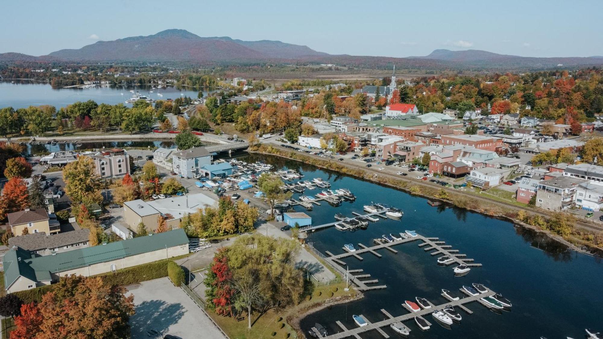 Hotel - Experience - Quartier Des Marinas Magog Exterior photo