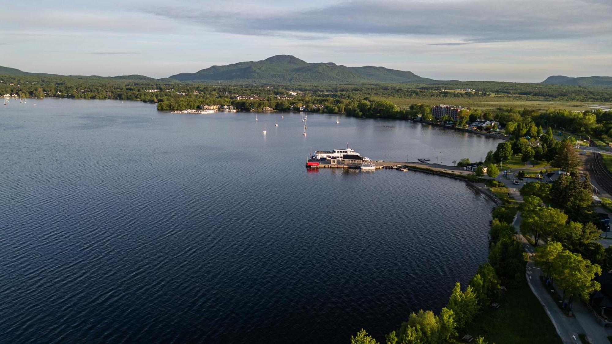 Hotel - Experience - Quartier Des Marinas Magog Exterior photo