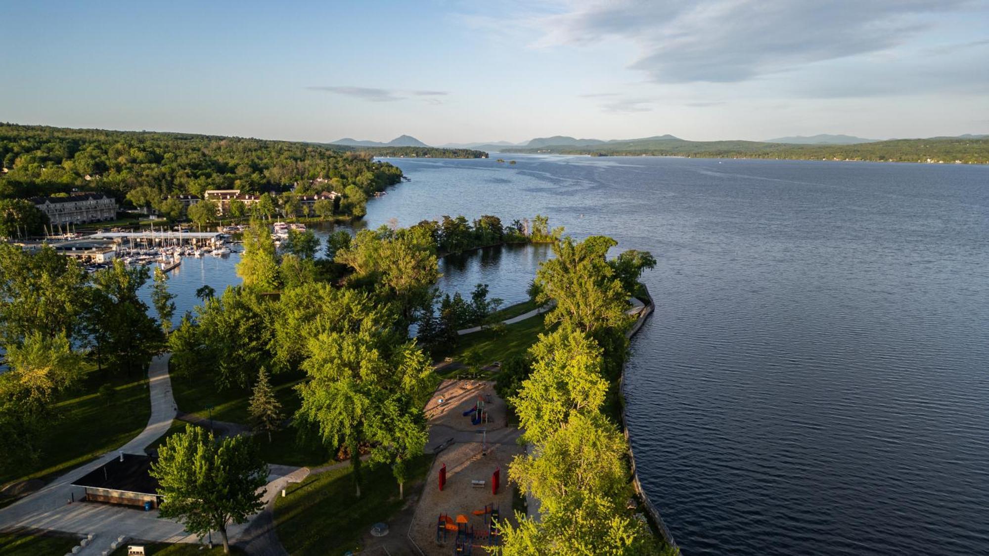 Hotel - Experience - Quartier Des Marinas Magog Exterior photo